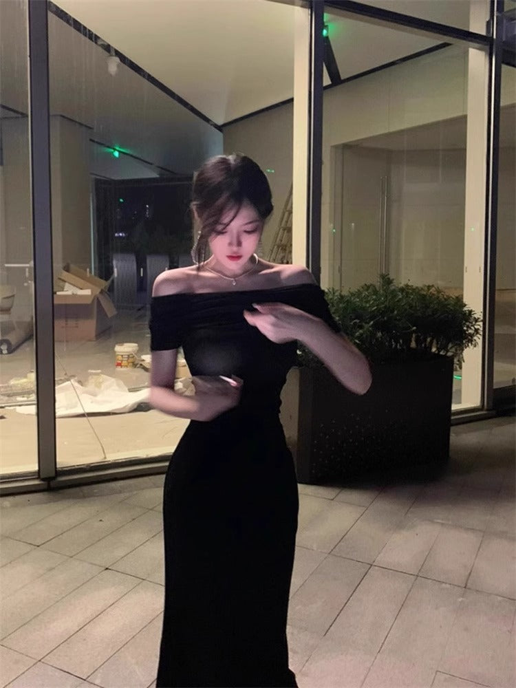 Black One-Line Collar Dress