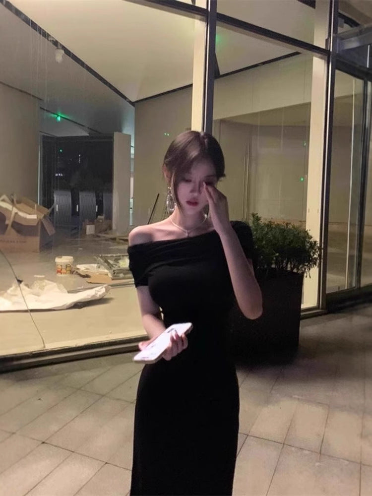 Black One-Line Collar Dress