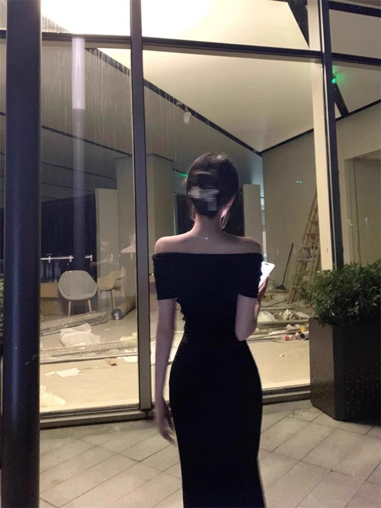 Black One-Line Collar Dress