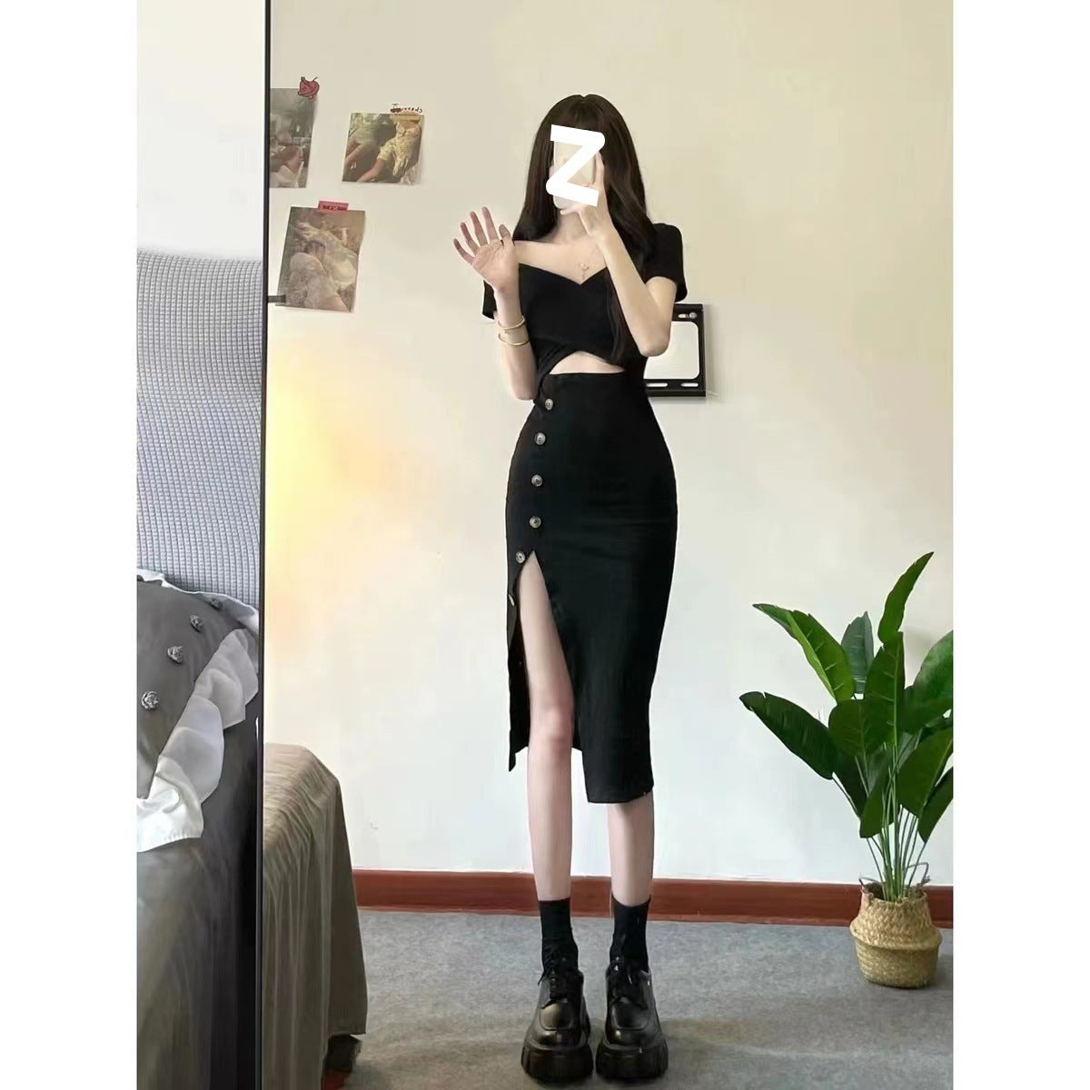 Short-Sleeved Slit Hip-Covering Dress