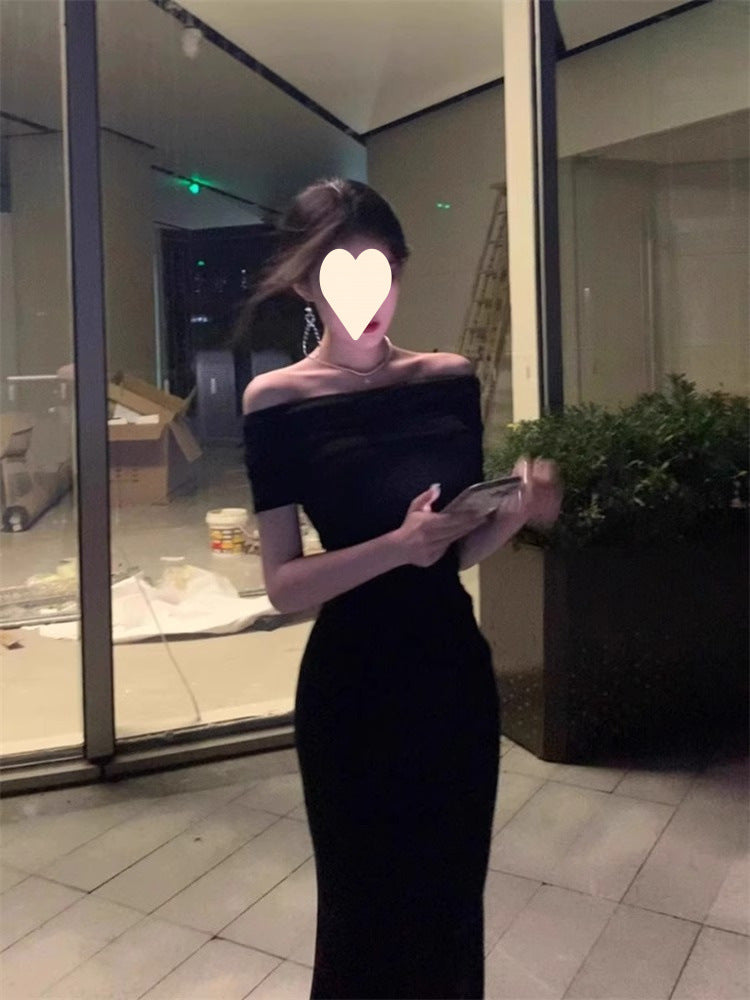Black One-Line Collar Dress